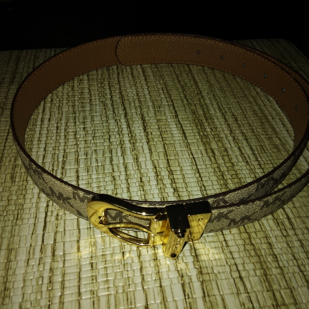 Michael Kors leather logo belt; reversible